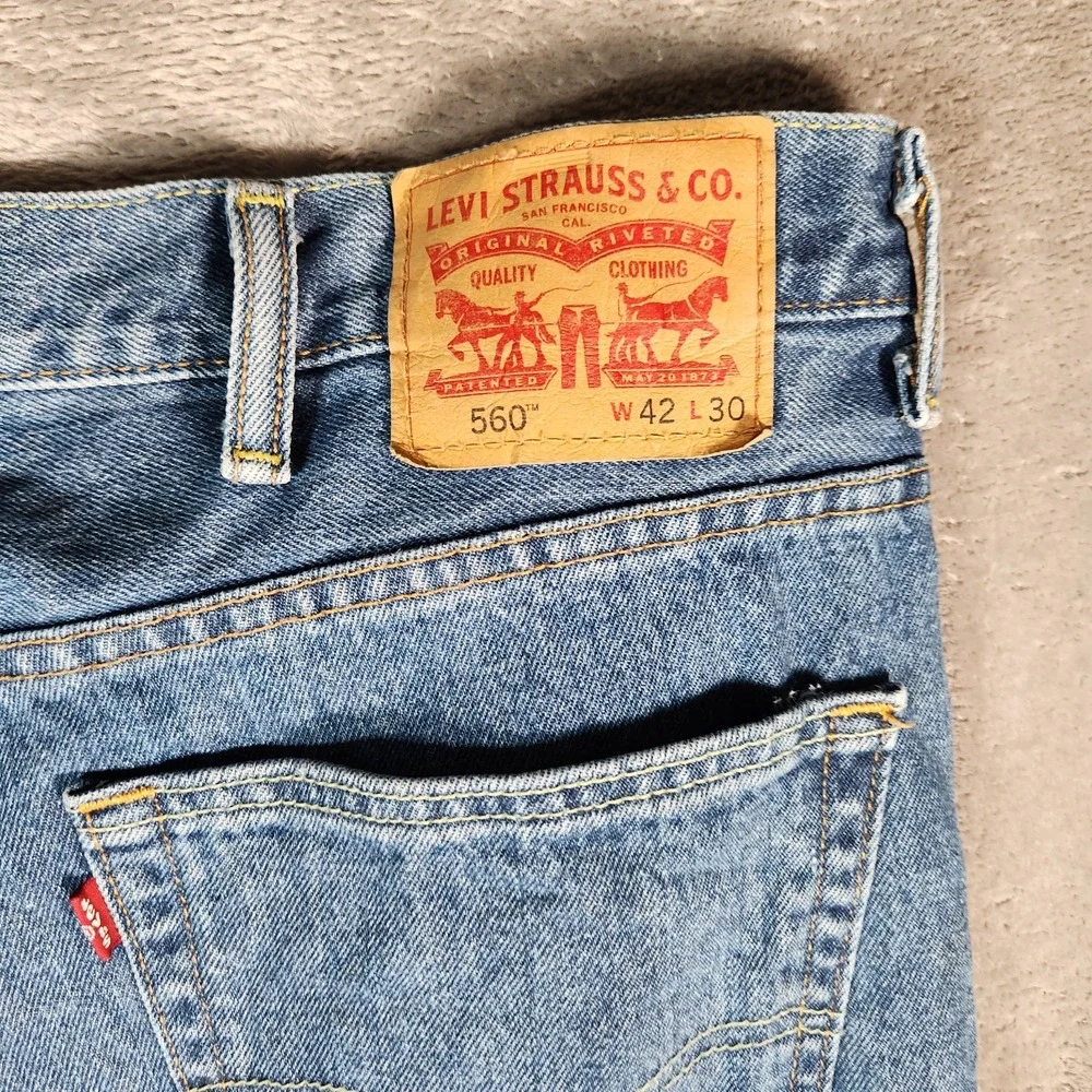 Levi's 560 Jeans‎ Men's 41X30 (Tag 42X30) Blue Light Wash Comfort Tapered